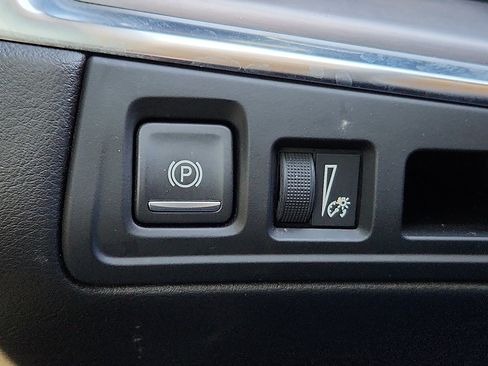 Used 2019 Cadillac XT5 Luxury image 23