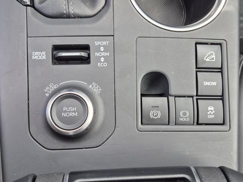 Certified 2025 Toyota Highlander XSE AWD/4WD image 33