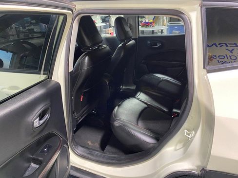 Used 2020 Jeep Compass Trailhawk image 14