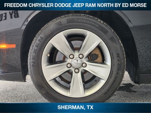 Used 2022 Dodge Challenger SXT RWD image 7