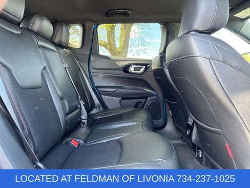 Used 2025 Jeep Compass Trailhawk AWD/4WD image 25