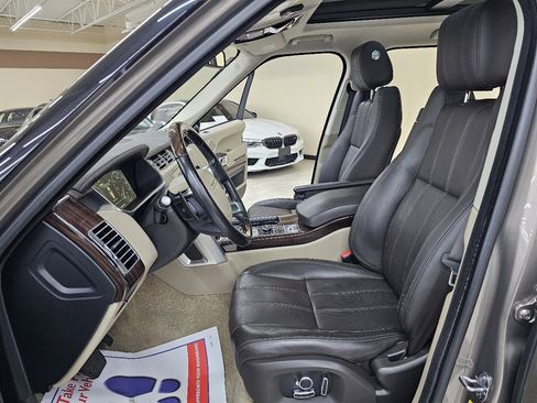 Used 2016 Land Rover Range Rover HSE image 18