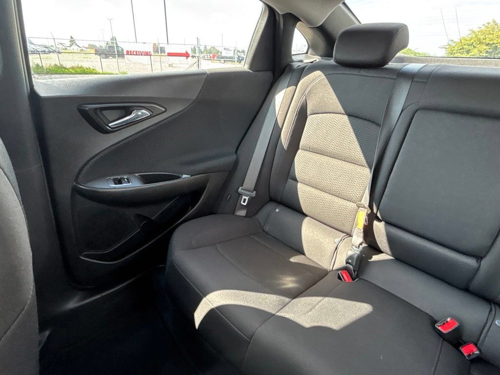 Used 2023 Chevrolet Malibu LT FWD image 34