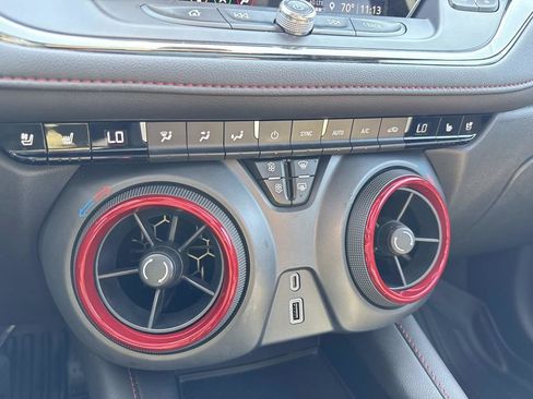 Used 2022 Chevrolet Blazer RS w/ Enhanced Convenience Package image 21