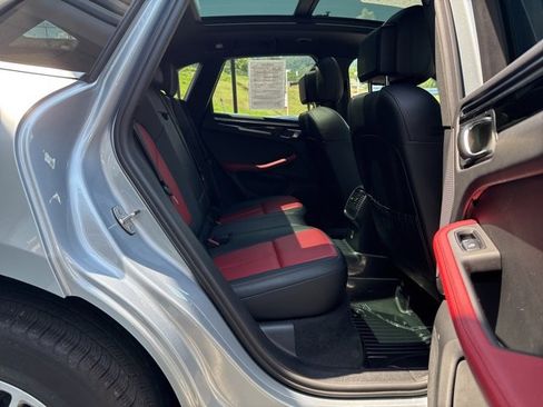 Used 2021 Porsche Macan image 24