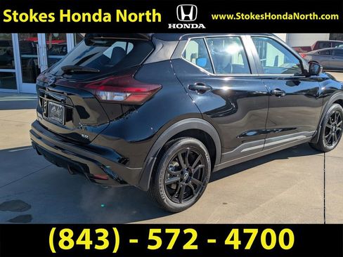 Used 2022 Nissan Kicks SR w/ Premium Package image 4