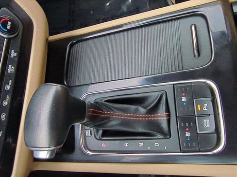 Used 2018 Kia Sedona SX image 12