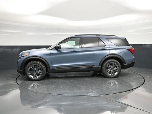 New 2026 Ford Explorer Active w/ Active Comfort Package image 7