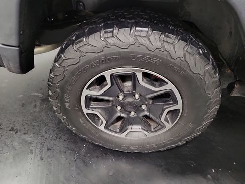 Used 2016 Jeep Wrangler Unlimited Rubicon AWD/4WD image 12
