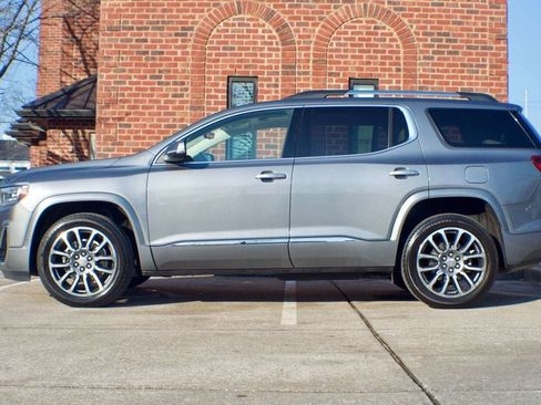 Used 2022 GMC Acadia Denali w/ Denali Ultimate Package image 8