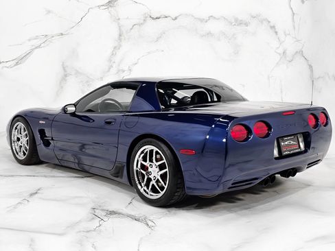 Used 2004 Chevrolet Corvette Z06 w/ Z06 Preferred Equipment Group RWD image 8