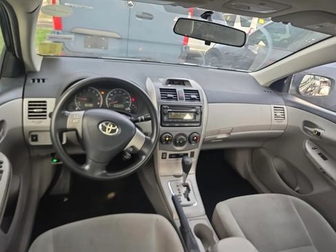 Used 2012 Toyota Corolla LE FWD image 4