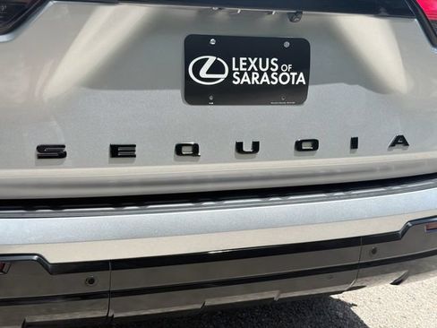 Used 2023 Toyota Sequoia Platinum AWD/4WD image 11