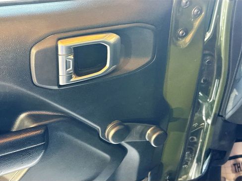 Used 2021 Jeep Wrangler Sport image 19