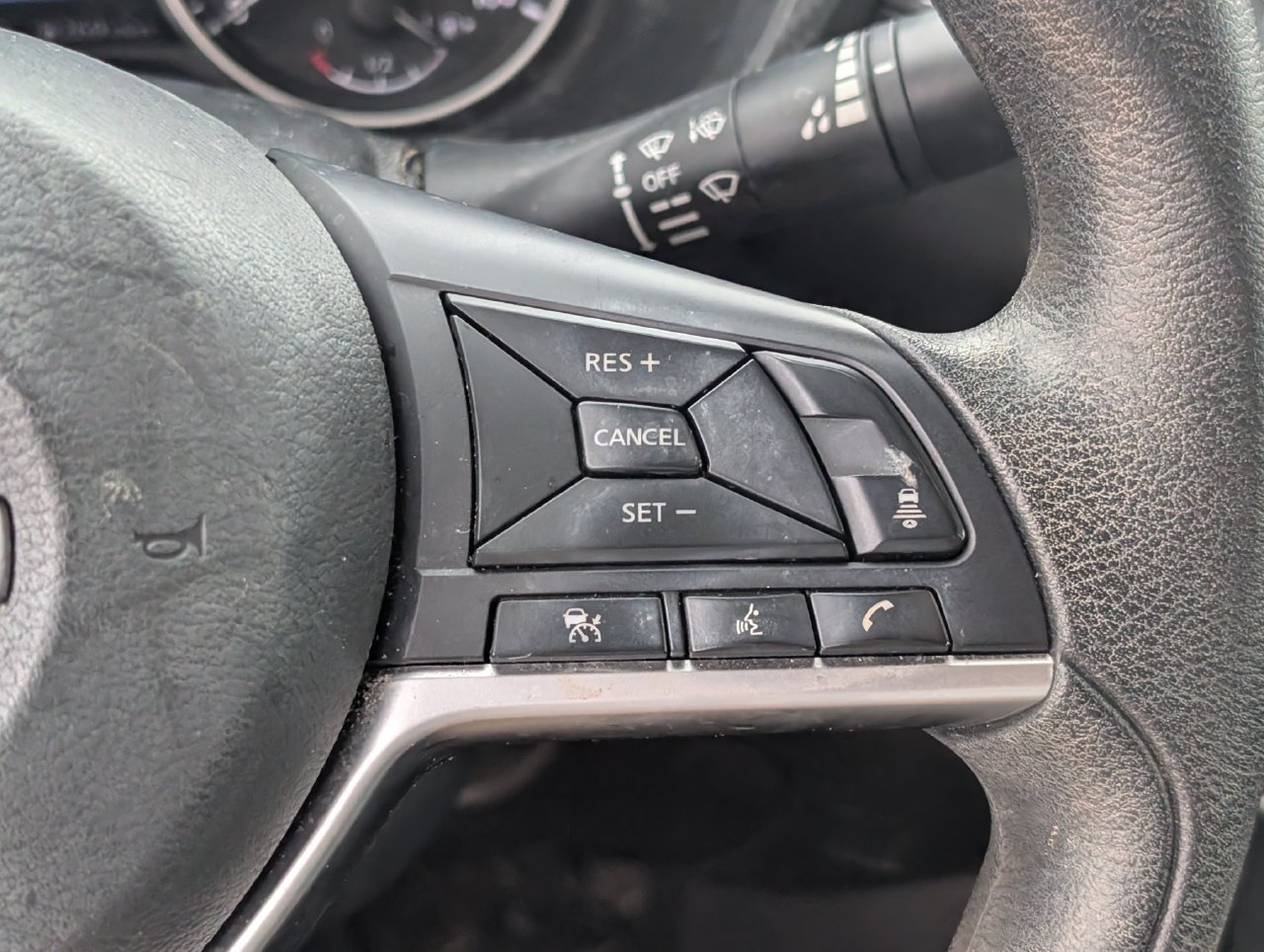 Used 2024 Nissan Sentra SV FWD image 23