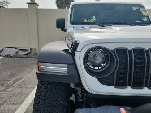 Used 2024 Jeep Wrangler Unlimited Rubicon w/ XTREMEE 35" Tire Package AWD/4WD image 6