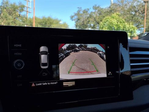 Certified 2025 Volkswagen Jetta Sport image 10