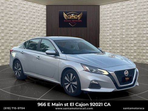 Used 2022 Nissan Altima 2.5 SV FWD image 2