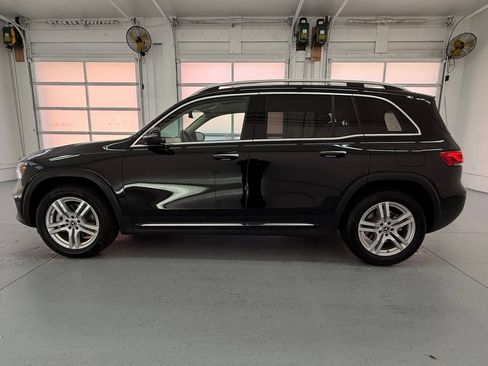 Used 2023 Mercedes-Benz GLB 250 image 2