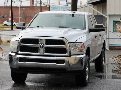 Used 2015 RAM 2500 Tradesman w/ Chrome Appearance Group image 3