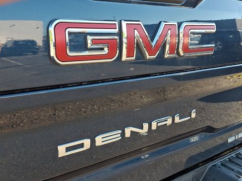 Used 2020 GMC Sierra 2500 Denali w/ Denali Ultimate Package AWD/4WD image 11