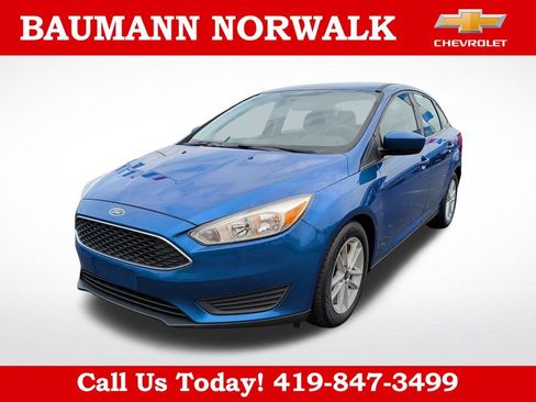 Used 2018 Ford Focus SE FWD image 3