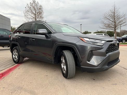 Used 2025 Toyota RAV4 XLE image 5