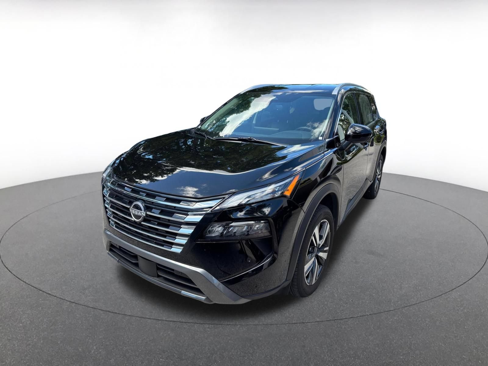 Used 2026 Nissan Rogue SL FWD image 4
