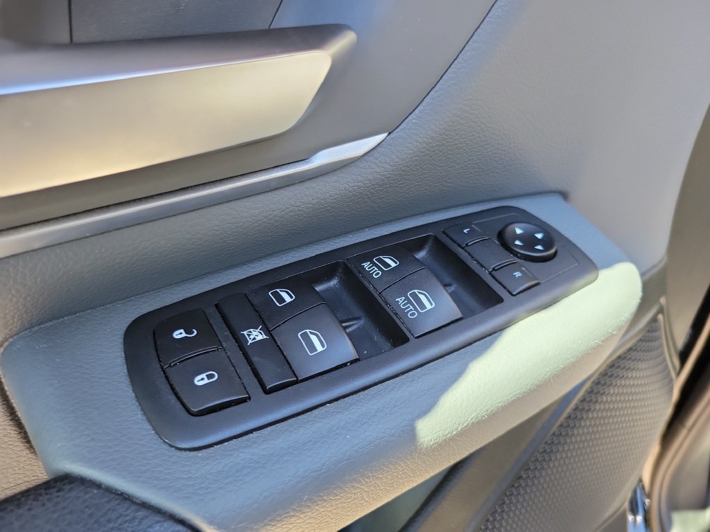 Used 2020 RAM 1500 Big Horn AWD/4WD image 17
