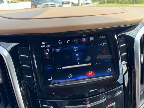 Used 2020 Cadillac Escalade ESV Platinum AWD/4WD image 53