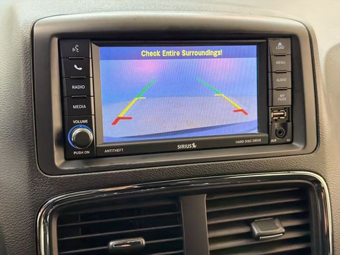 Used 2019 Dodge Grand Caravan SE FWD image 20