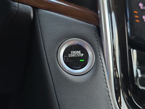 Used 2020 Cadillac Escalade Luxury AWD/4WD image 29