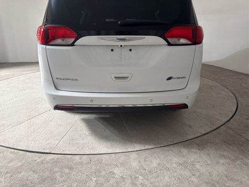 Used 2018 Chrysler Pacifica Touring Plus image 27