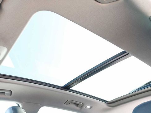 Used 2025 Audi Q6 e-tron Premium w/ Convenience Package image 39