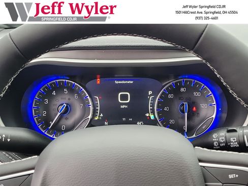 New 2026 Chrysler Pacifica Select image 9