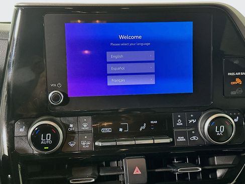 Used 2023 Toyota Highlander XLE FWD image 24