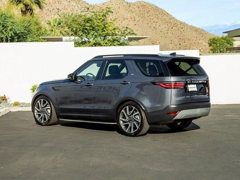 Used 2025 Land Rover Discovery S AWD/4WD image 9