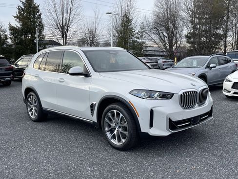 New 2026 BMW X5 xDrive40i w/ Executive Package image 3