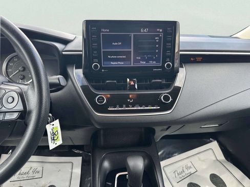 Used 2022 Toyota Corolla LE image 20