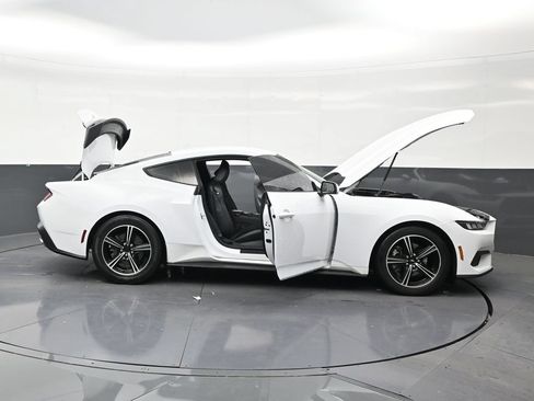 Used 2024 Ford Mustang Coupe RWD image 29