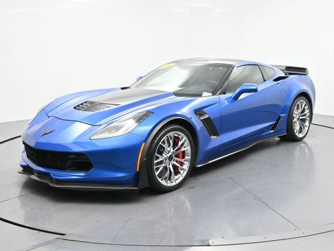 Used 2016 Chevrolet Corvette Z06 w/ 3LZ Preferred Equipment Group RWD image 3