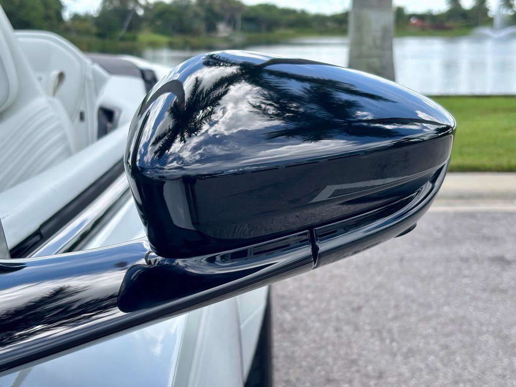 Used 2023 Aston Martin DB11 Volante RWD image 29