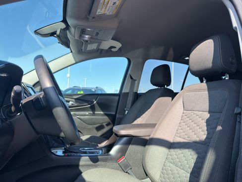 Used 2018 Chevrolet Equinox LT AWD/4WD image 17