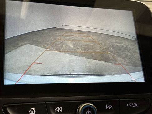 Used 2018 Chevrolet Malibu Premier w/ Premier Sun and Wheel Package image 16