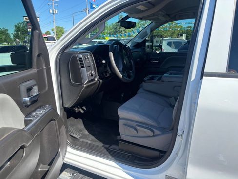 Used 2017 Chevrolet Silverado 2500 W/T w/ WT Convenience Package AWD/4WD image 11