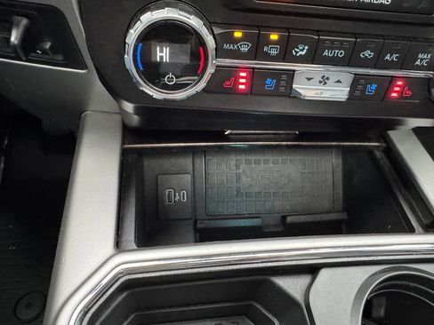 Used 2022 Ford F350 Lariat w/ Black Appearance Package image 23