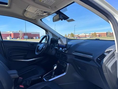 Used 2020 Ford EcoSport SES w/ SES Black Appearance Package image 22