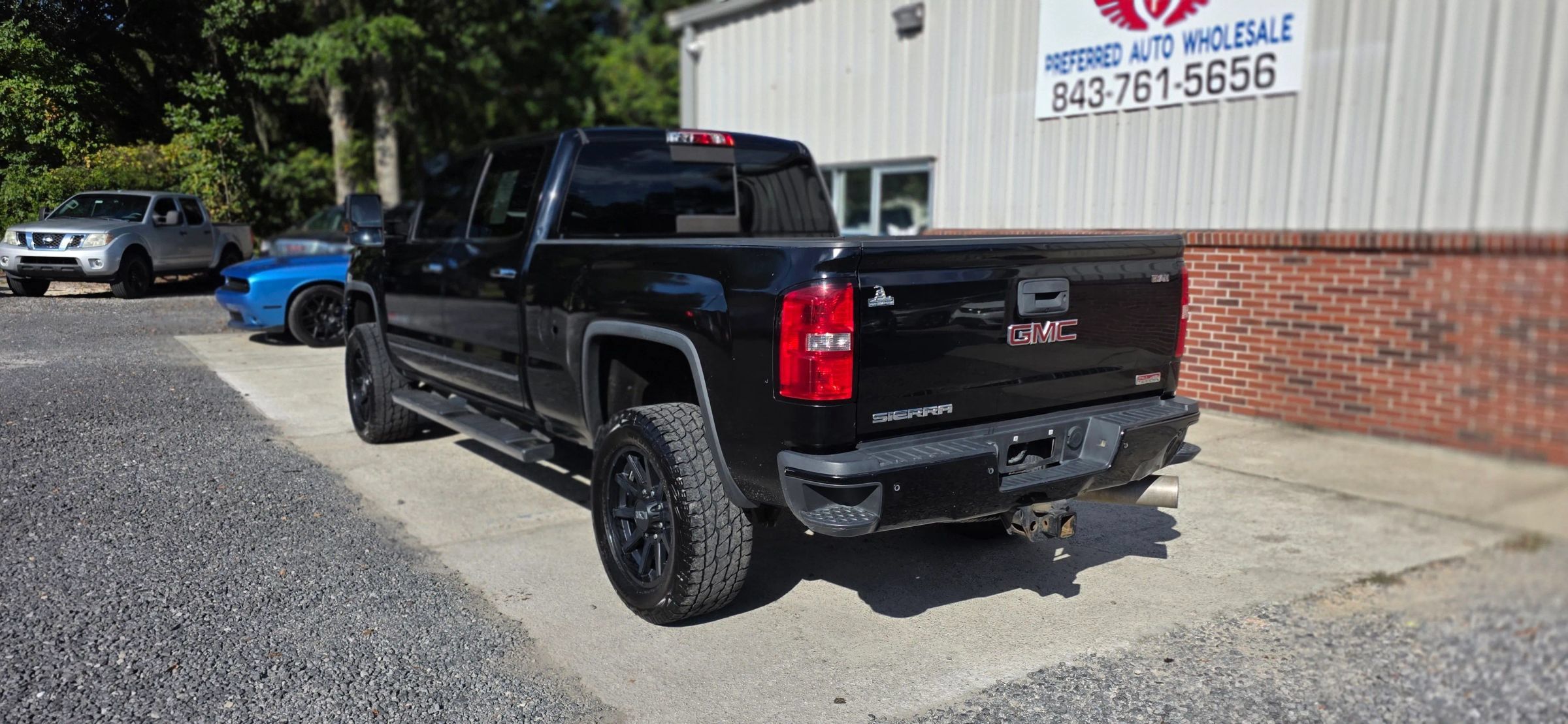 Used 2015 GMC Sierra 2500 SLT w/ Duramax Plus Package AWD/4WD image 5