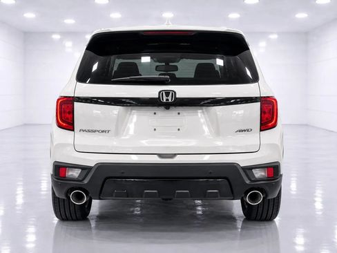 Used 2025 Honda Passport EX-L image 4