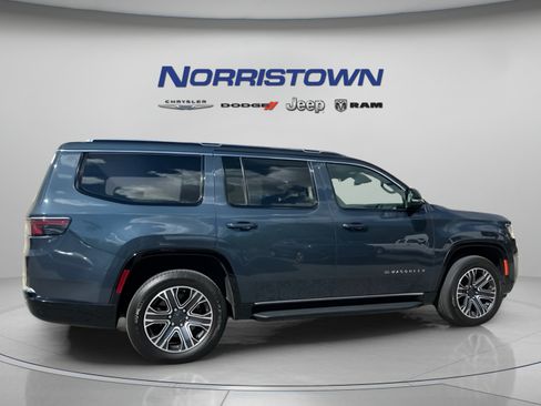 Used 2023 Jeep Wagoneer 4WD w/ Premium Group I image 8